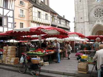 Market Day at chalon-place St Vincent