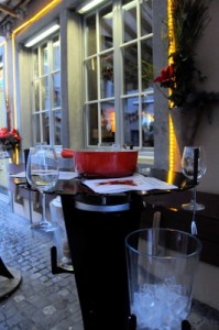 tables-designed-for-fondue
