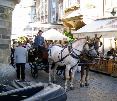 prague-horse-and-carriage