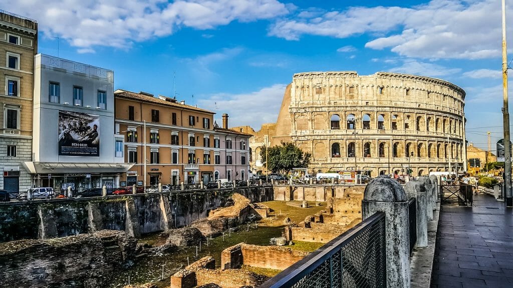 Rome Colosseum skip the line with Roma Pass