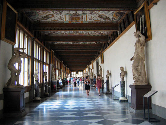 Uffizi_Hallway