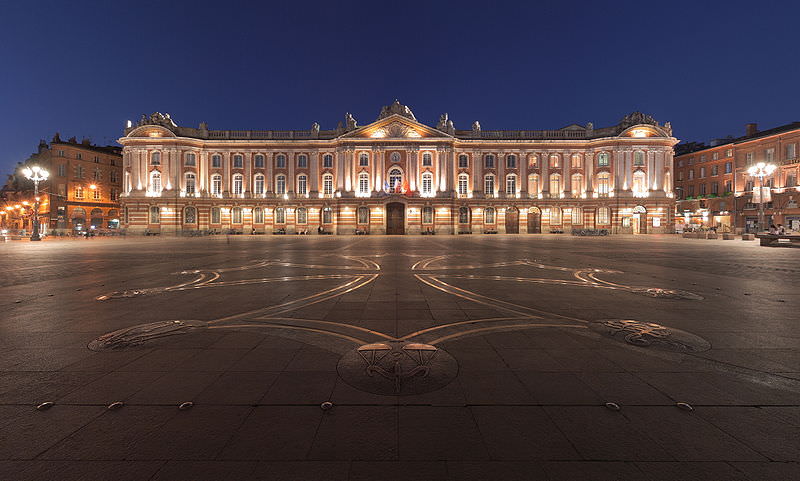 ToulousePlace du Capitole at Night