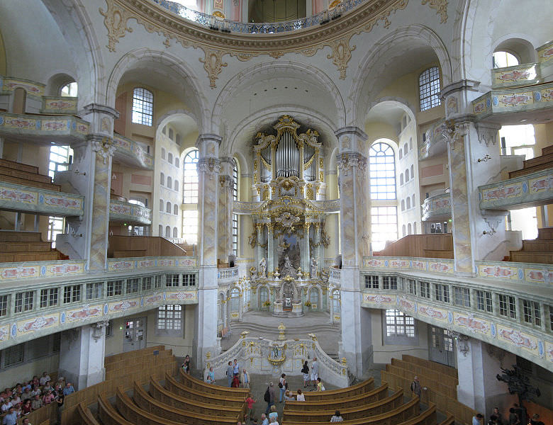 Frauenkirche_interior_2008