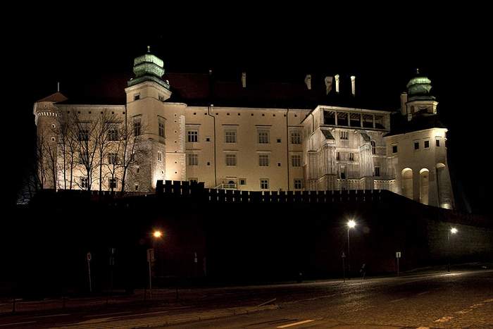 Nightime view of Wawel Castle in Krakow