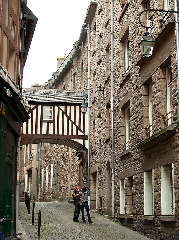 A half-timbered bridge in a back street reminds us of a much older St-Malo 