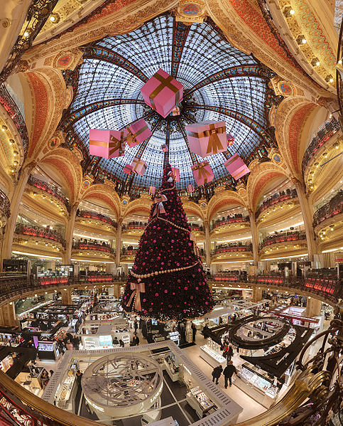 Galerie Lafayette Haussmann Dressed for the Holidays