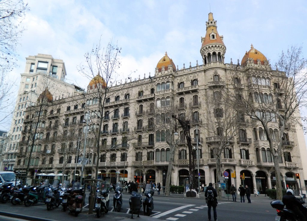 Spanish architecture in the Eixample