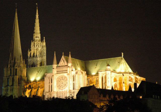 Chartres Cathedrale at night
