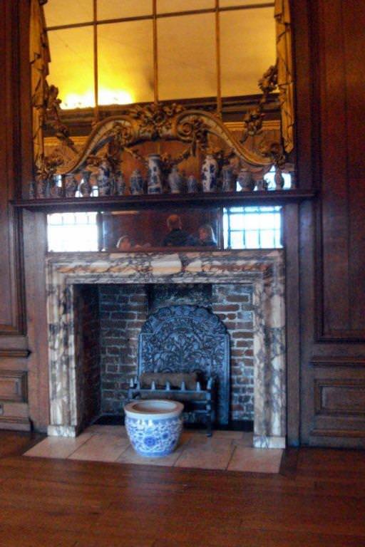 Fireplace, Queens rooms