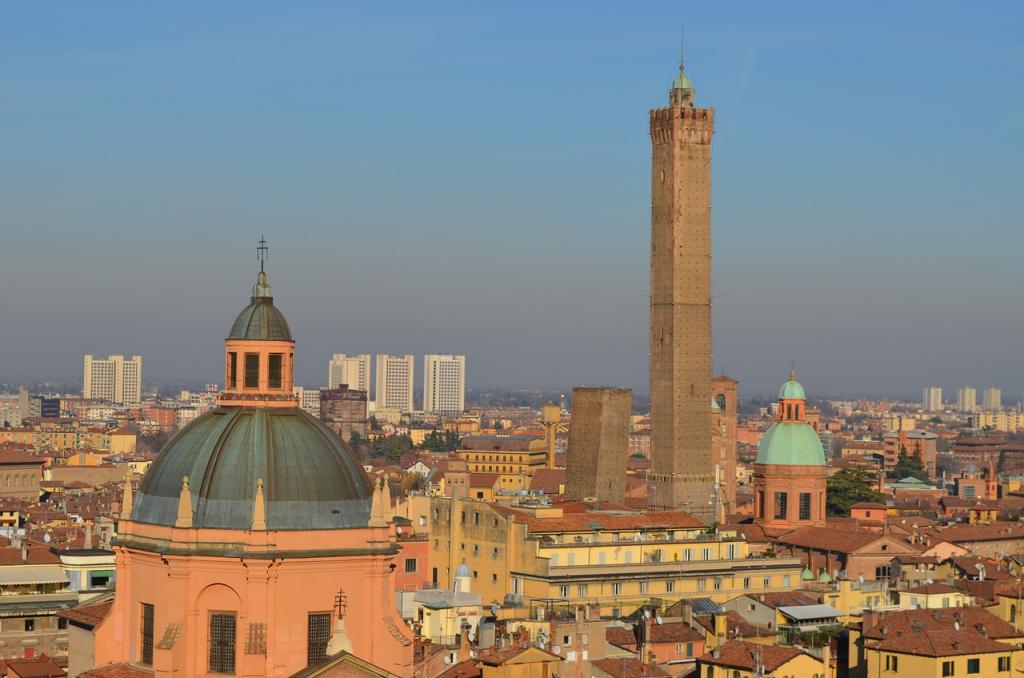 Where to stay in Bolognia Italy - San Petronio