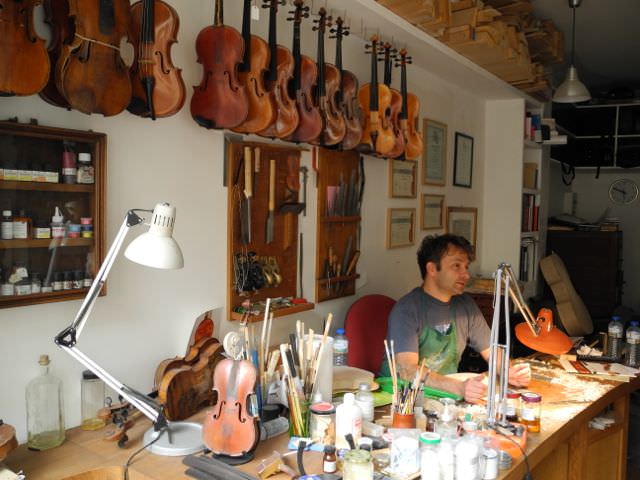 Jan Bartos, luthier