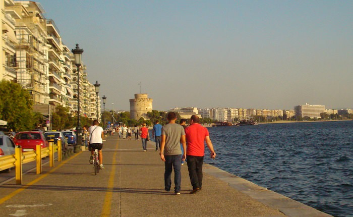  Thessaloniki's sea-side promenade