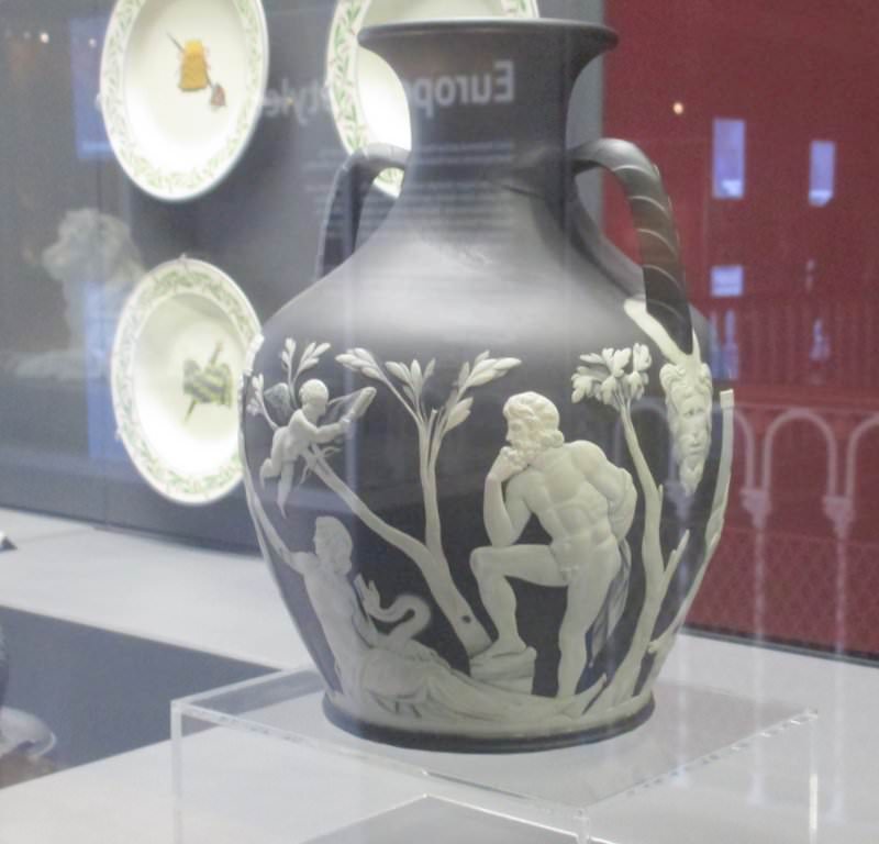 Ancient Roman cameo glass, 'Portland vase'