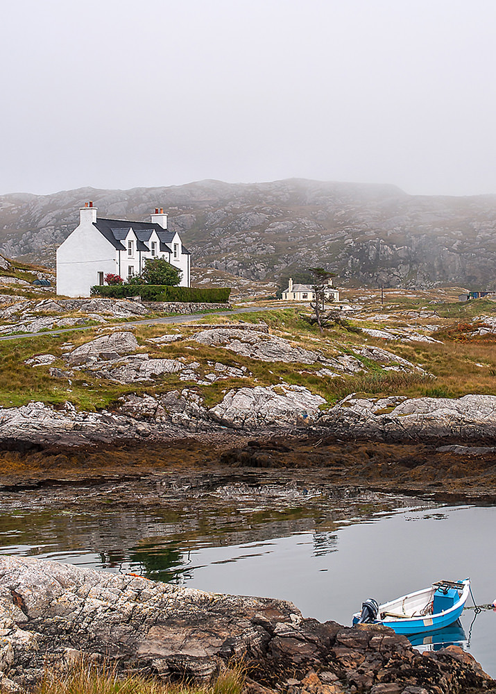 As the fog dispersed we saw a typical inlet of The Bays region on Harris’s southeast coast.
