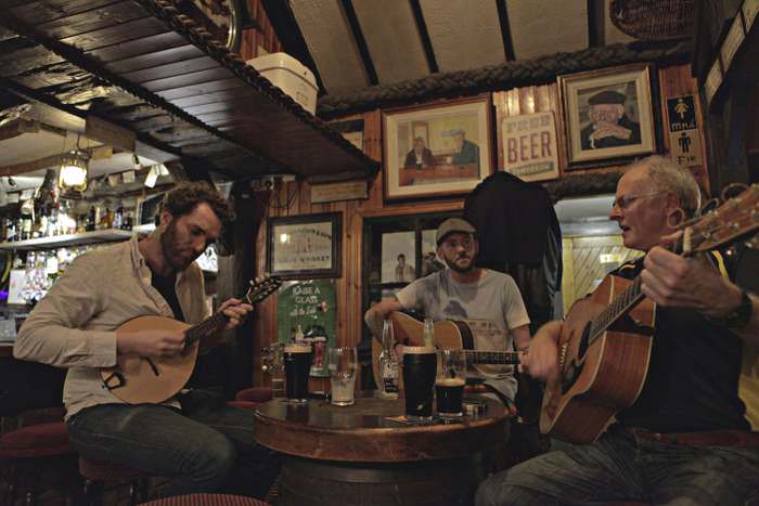 The Singing Pub and Ocras Café