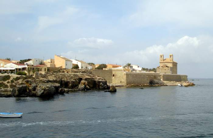 approaching Tabarca by boat