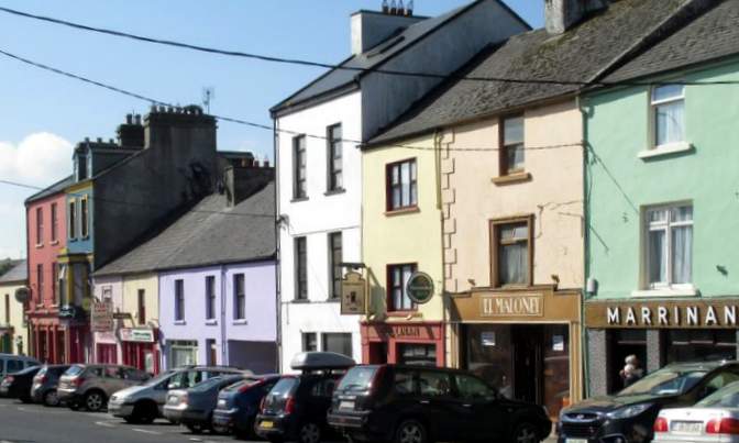 Ennistymon is a busy irish town 