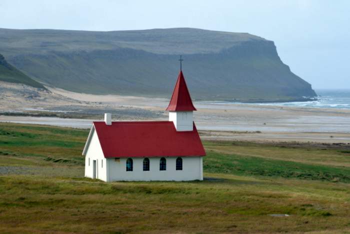 Church in Breidavik , Westfjords 