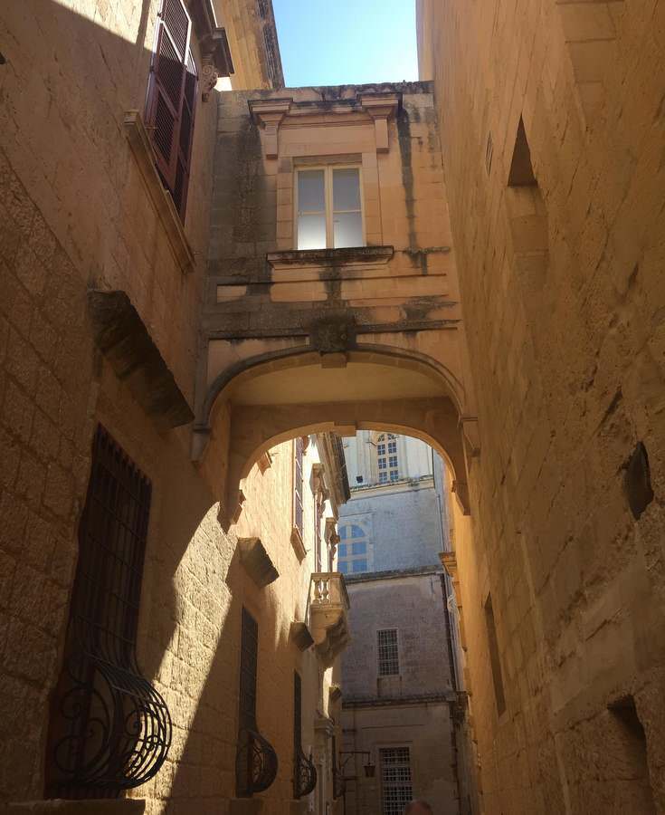 A Mdina arch, in Malta echoing that of the Azure Window