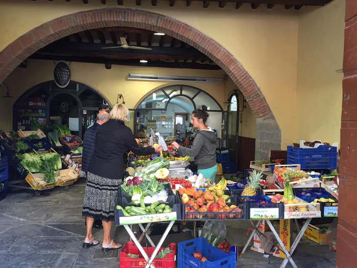 Fresh fruit and vegetable markets in Cortona