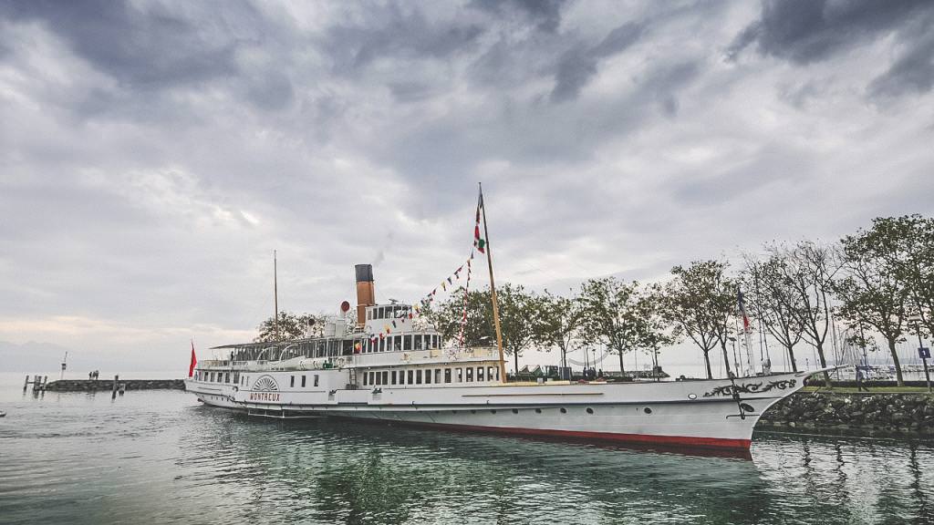 Discover Lausanne like a Local: Sunset Cruise in Lausanne, Switzerland