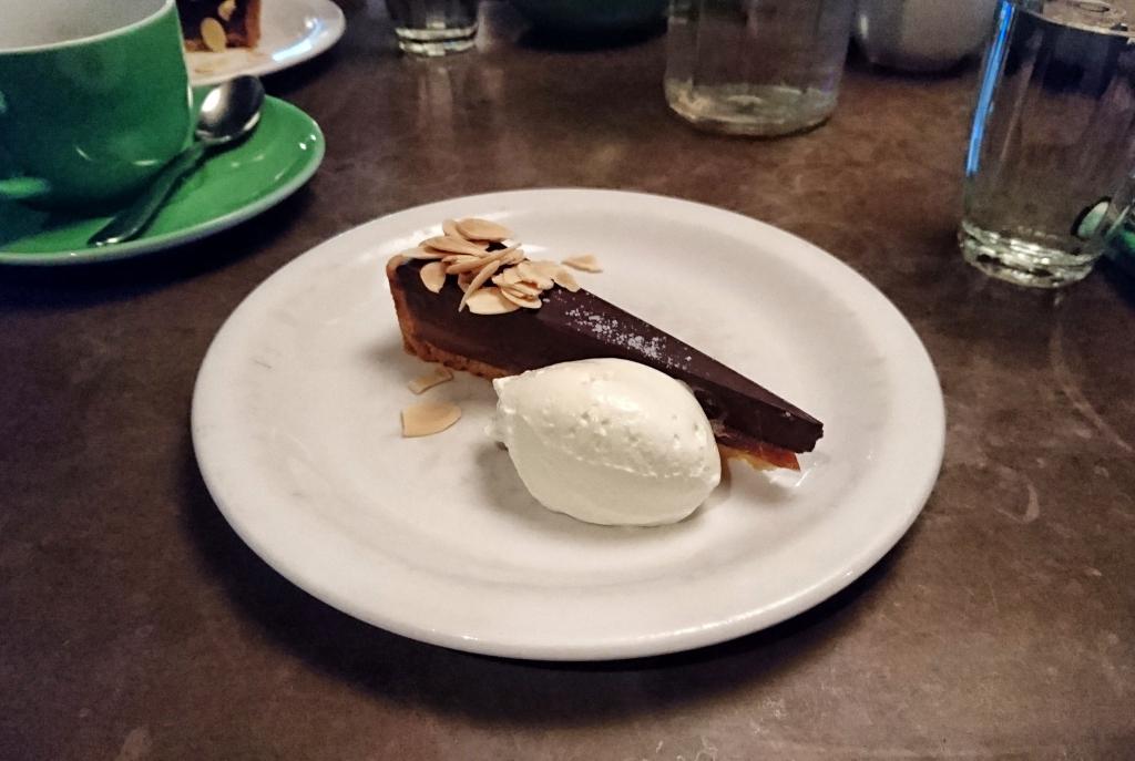 London Food Tour: chocolate and salted caramel tart at Pizza East
