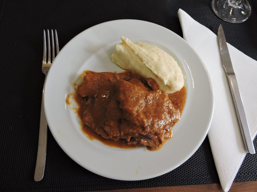 Carne asade with creamy mashed potatoes