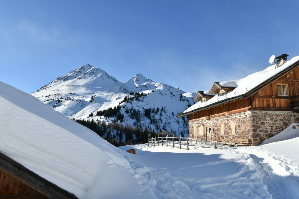 Chalet at the edge of the Italian slopes in the winter