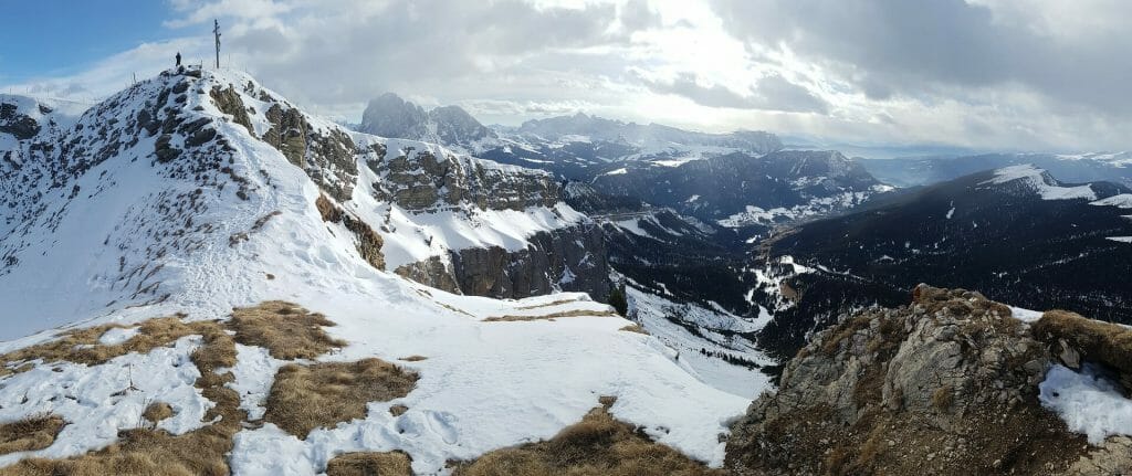 Untouched snow in the Val Gardena ski area peaks 