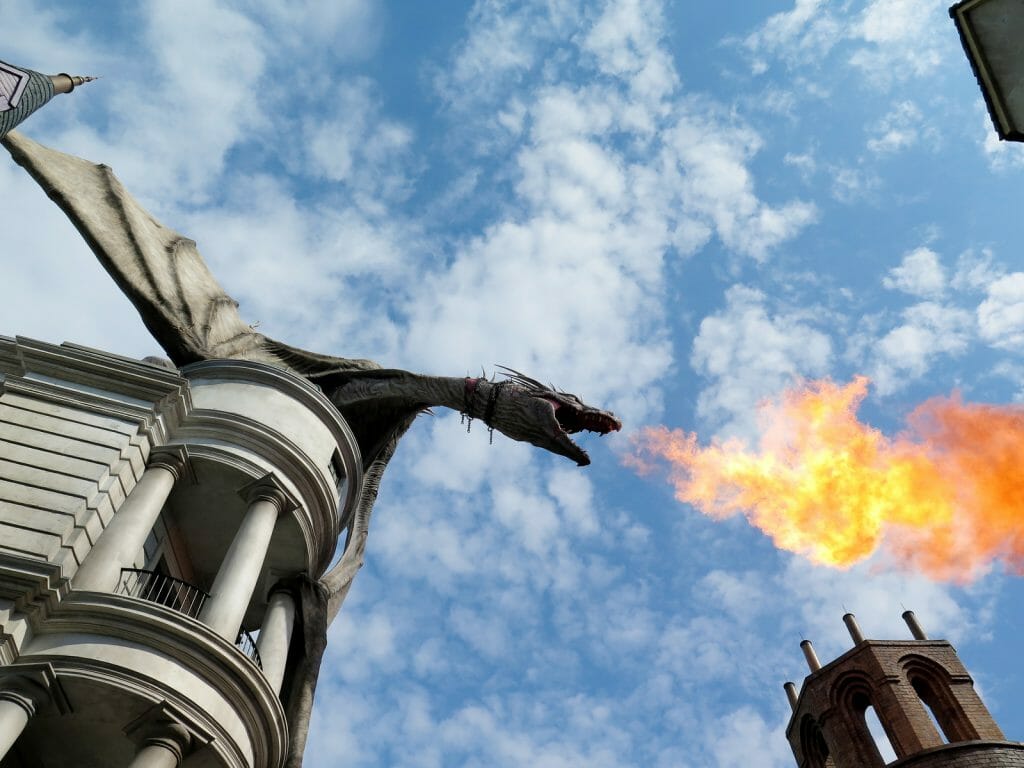 Dragon spying fire at Diagon Alley 