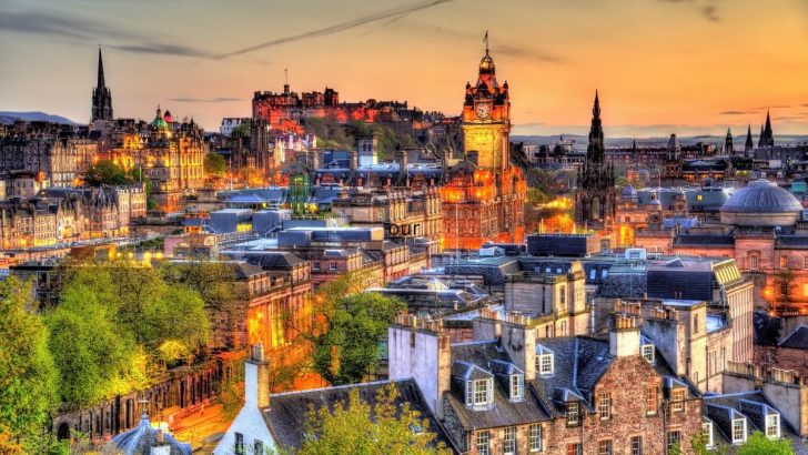 Old town of Edinburgh-Scotland Tourism Information